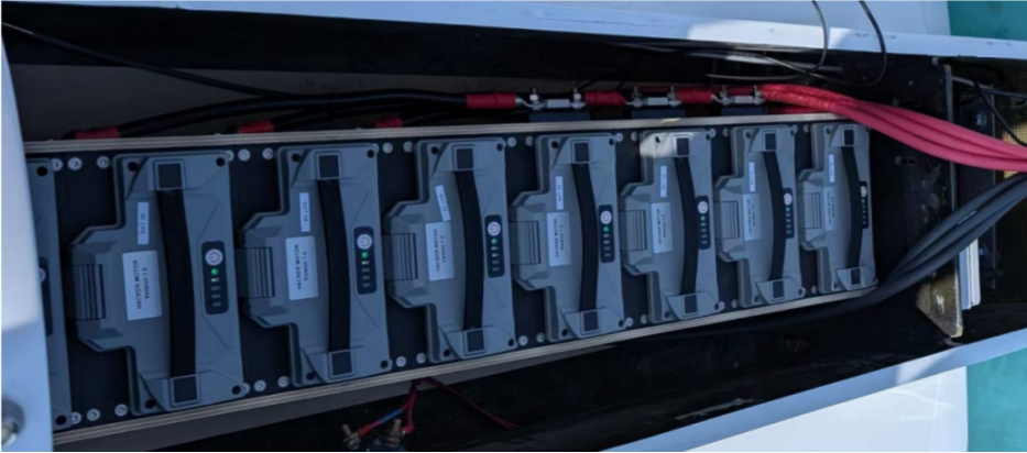 電動(dòng)船電池倉(cāng) 電動(dòng)船電池倉(cāng)