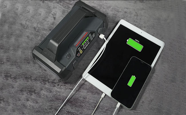 給手機(jī)、無線耳機(jī)、平板等充電測(cè)試