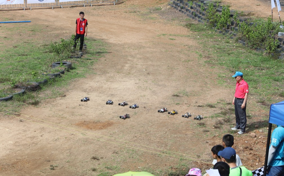 車模競(jìng)賽 車模競(jìng)賽