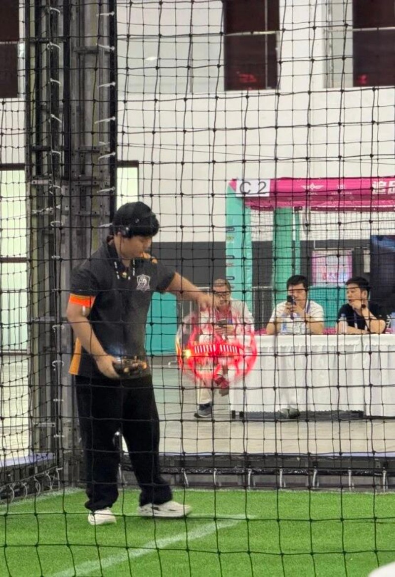 中國無人機足球聯(lián)賽貴陽精彩瞬間 中國無人機足球聯(lián)賽貴陽精彩瞬間